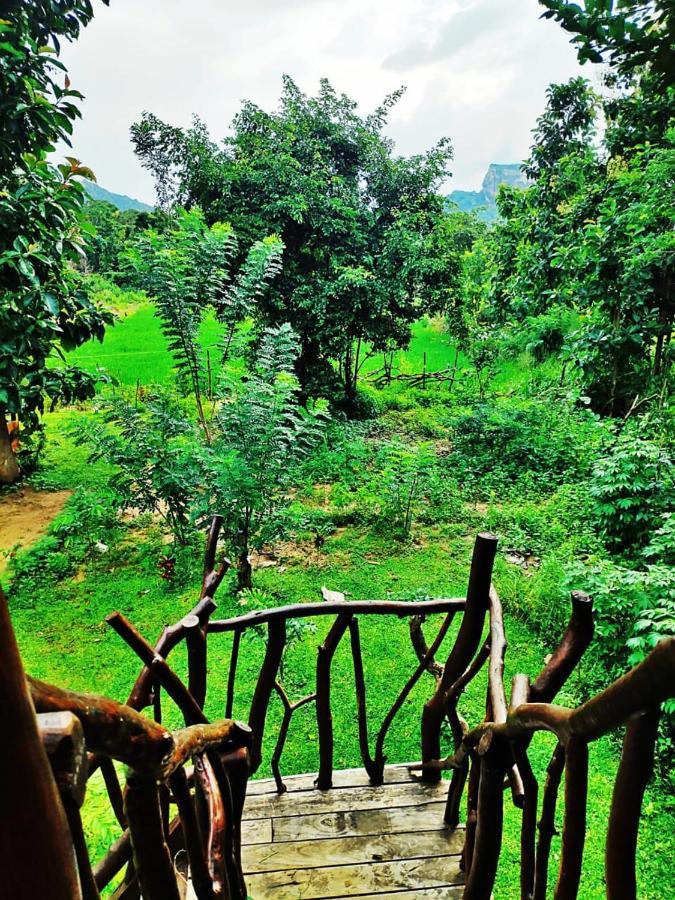 Sigiriya Rock Gate Tree House Hotell Exteriör bild